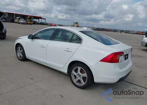 2013 Volvo S60 T5/T5 Platinum/T5 Premier/T5 Premier Plus z USA, uszkodzony, nr VIN YV1612FS5D1232616